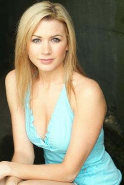 Latest photos of Amy Kerr, biography.
