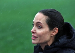 Latest photos of Angelina Jolie, biography.