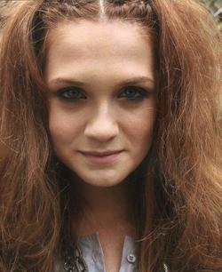 Latest photos of Bonnie Wright, biography.