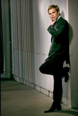 Latest photos of Chris Pine, biography.