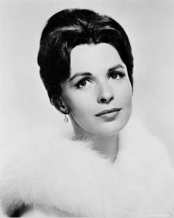 Latest photos of Claire Bloom, biography.