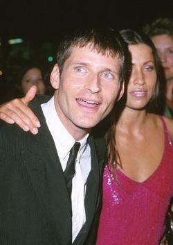 Latest photos of Crispin Glover, biography.