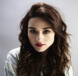 Latest photos of Crystal Reed, biography.