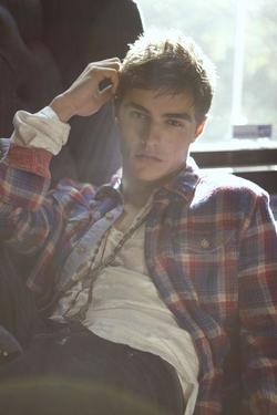 Latest photos of Dave Franco, biography.