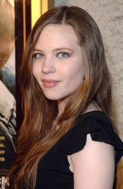 Latest photos of Daveigh Chase, biography.