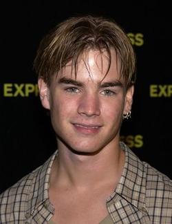 Latest photos of David Gallagher, biography.