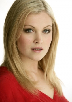 Latest photos of Eliza Taylor, biography.