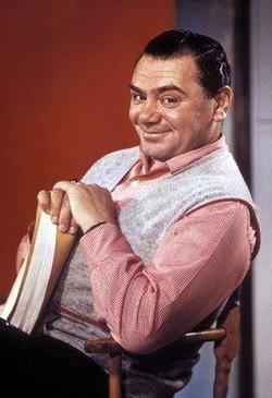 Latest photos of Ernest Borgnine, biography.