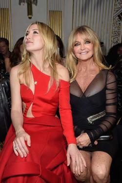 Latest photos of Goldie Hawn, biography.