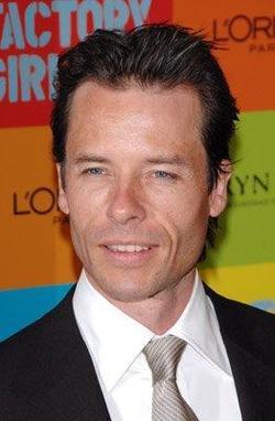 Latest photos of Guy Pearce, biography.