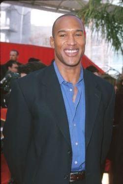Latest photos of Henry Simmons, biography.