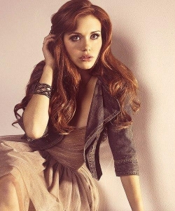 Latest photos of Holland Roden, biography.