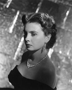 Latest photos of Jean Simmons, biography.