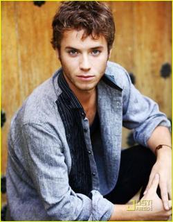 Latest photos of Jeremy Sumpter, biography.