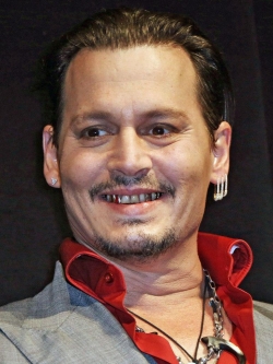 Latest photos of Johnny Depp, biography.