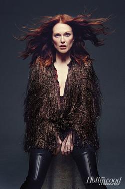 Latest photos of Julianne Moore, biography.