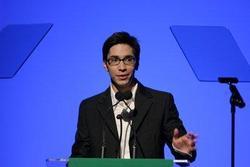 Latest photos of Justin Long, biography.