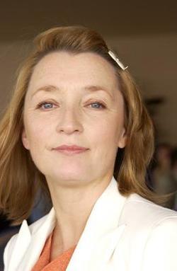 Latest photos of Lesley Manville, biography.