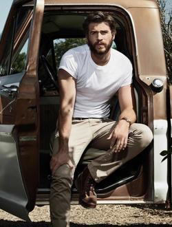 Latest photos of Liam Hemsworth, biography.