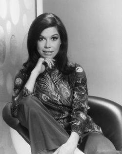 Latest photos of Mary Tyler Moore, biography.