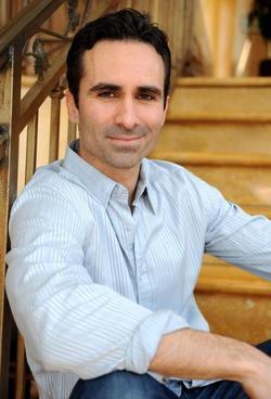 Latest photos of Nestor Carbonell, biography.