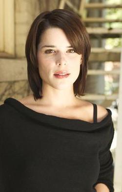 Neve Campbell image.