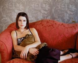 Neve Campbell image.