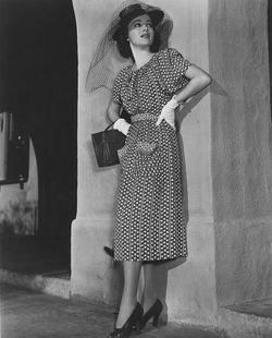 Latest photos of Olivia De Havilland, biography.