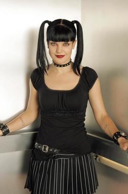 Latest photos of Pauley Perrette, biography.