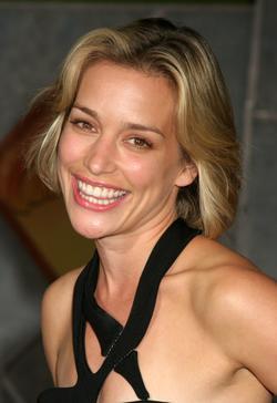 Latest photos of Piper Perabo, biography.