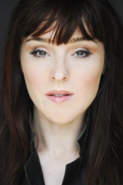 Ruth Connell image.