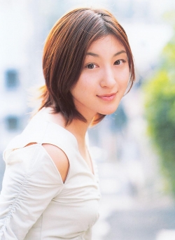 Ryoko Hirosue image.