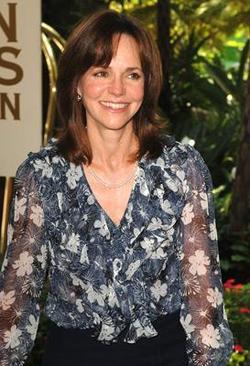 Latest photos of Sally Field, biography.