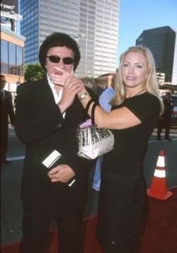 Latest photos of Shannon Tweed, biography.