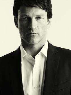 Latest photos of Stephen Moyer, biography.