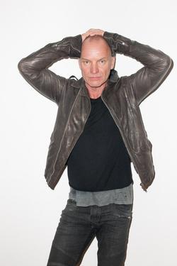 Latest photos of Sting, biography.