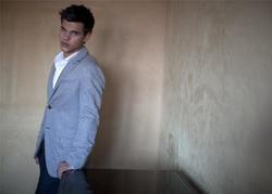 Taylor Lautner image.