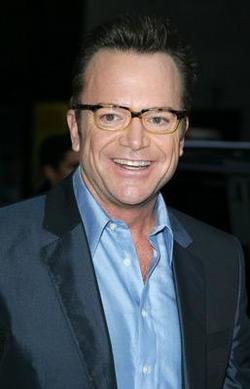 Latest photos of Tom Arnold, biography.