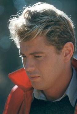 Latest photos of Troy Donahue, biography.