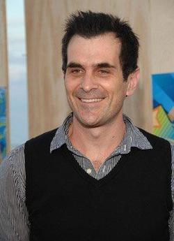 Latest photos of Ty Burrell, biography.