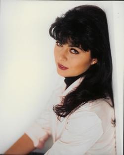 Latest photos of Victoria Ruffo, biography.